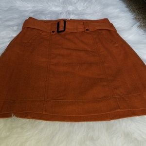 Fall staple! Size 2 tailored skirt with belt